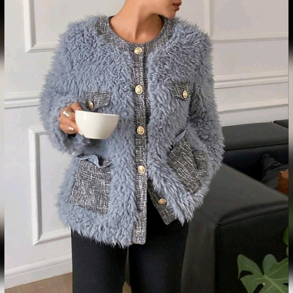 Women Fluffy Coats - Picture 5 of 5